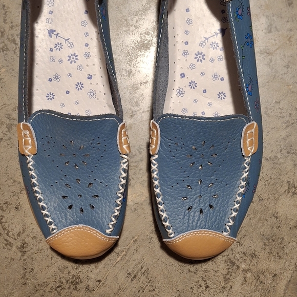 Shoes - Elegant Blue and Tan Women's Loafers